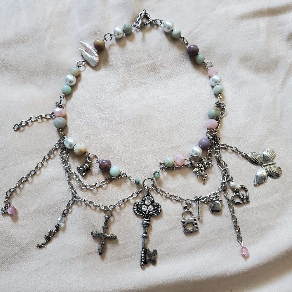 Dreamy handmade coquette charm necklace 🦢